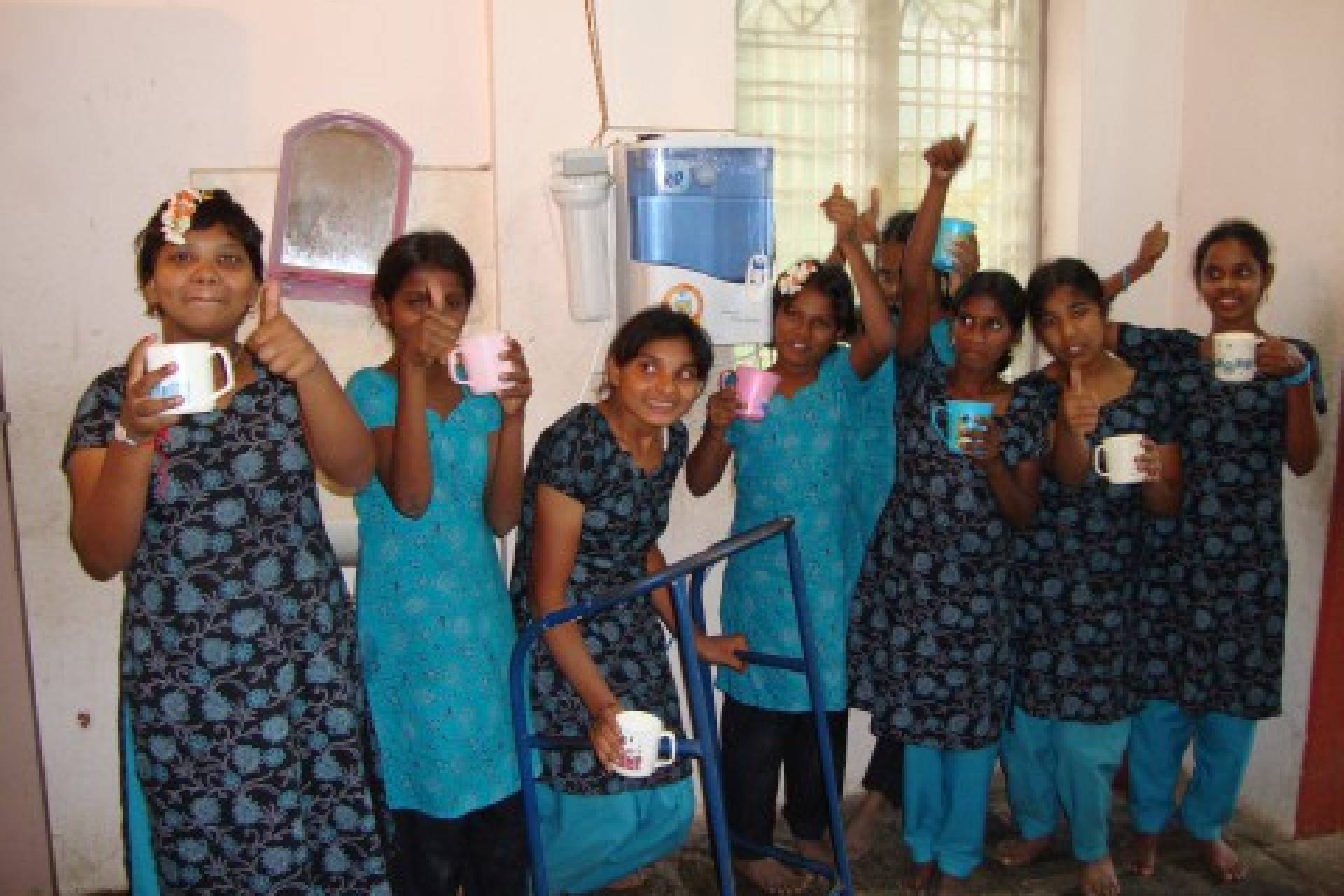 kiwanis-schenkt-waterfilter-aan-school-in-india-827